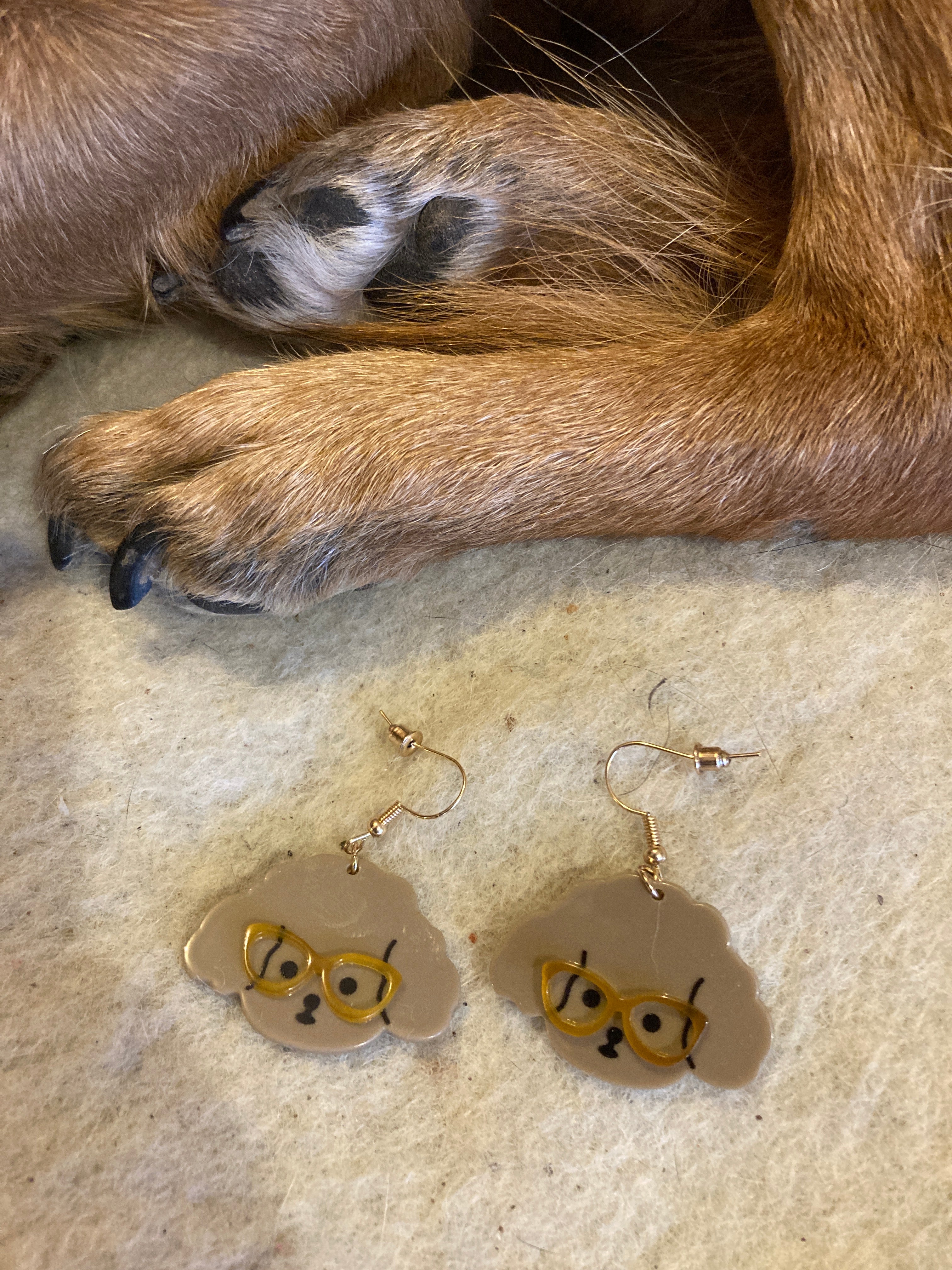 Boucles d’oreilles canines